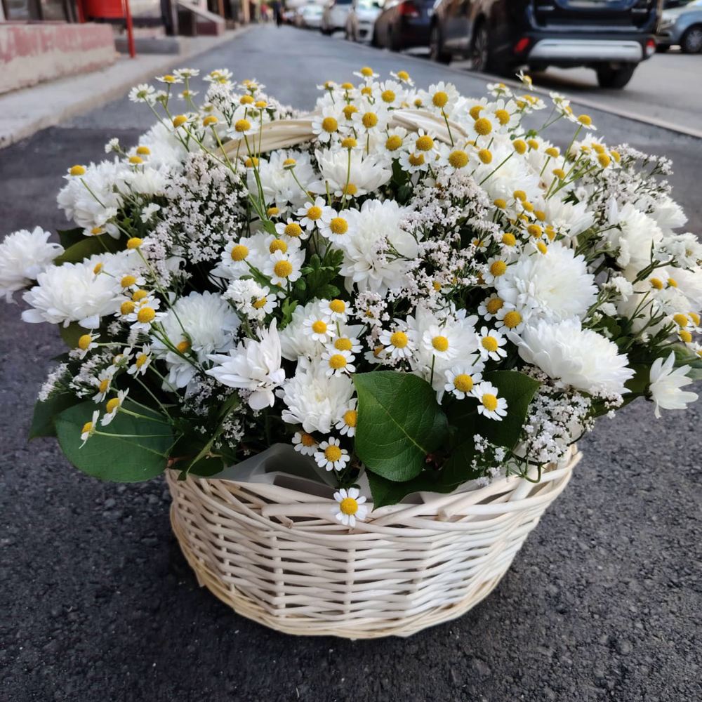 Букет из хризантем "Белый дым"