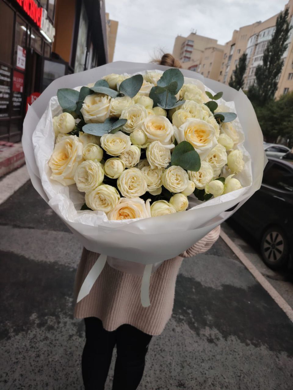 Букет из 21 пионовидной розы "Самой любимой"  